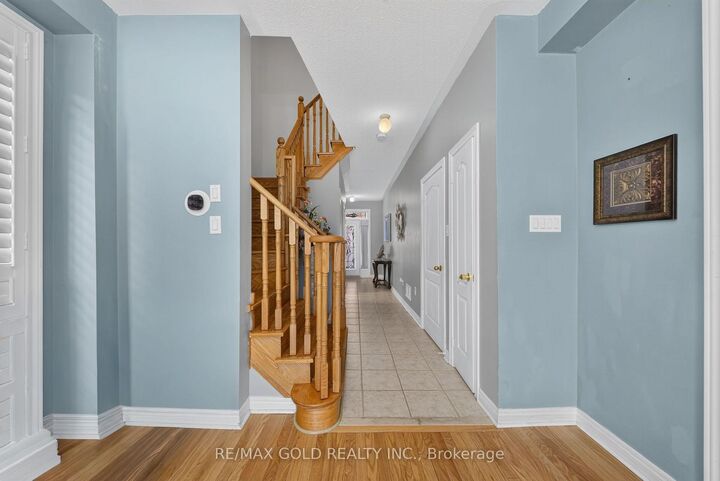104 Everingham Circle — photo 1