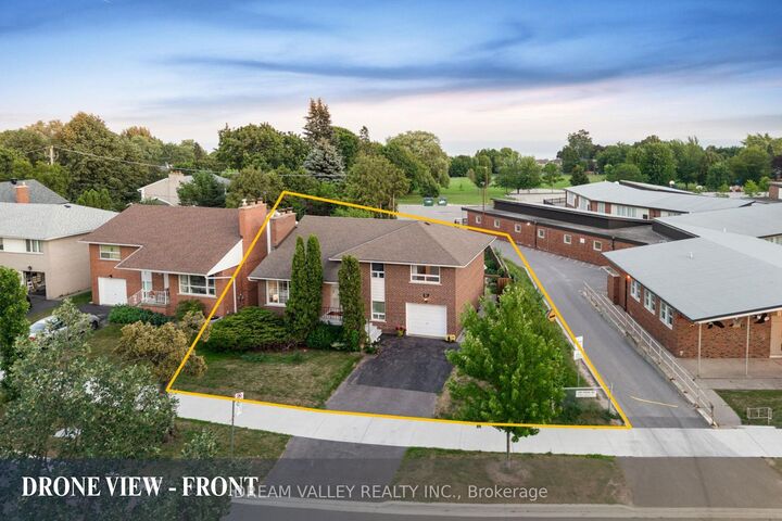 Property Photo:  51 Sloley Road  ON M1M 1C7 