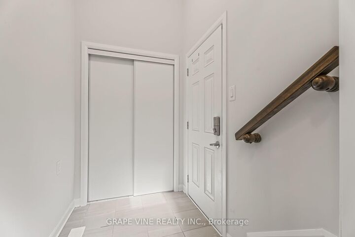 Property Photo: 533 Winterset Road ON K2T 0P4