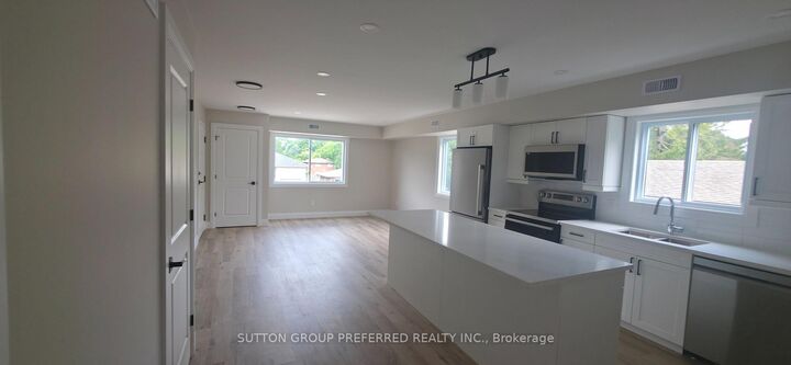 Property Photo: 118 Scott Street 4 ON N7G 1K3