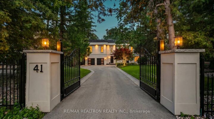 Property Photo: 41 Sprucewood Drive ON L3T 2P8