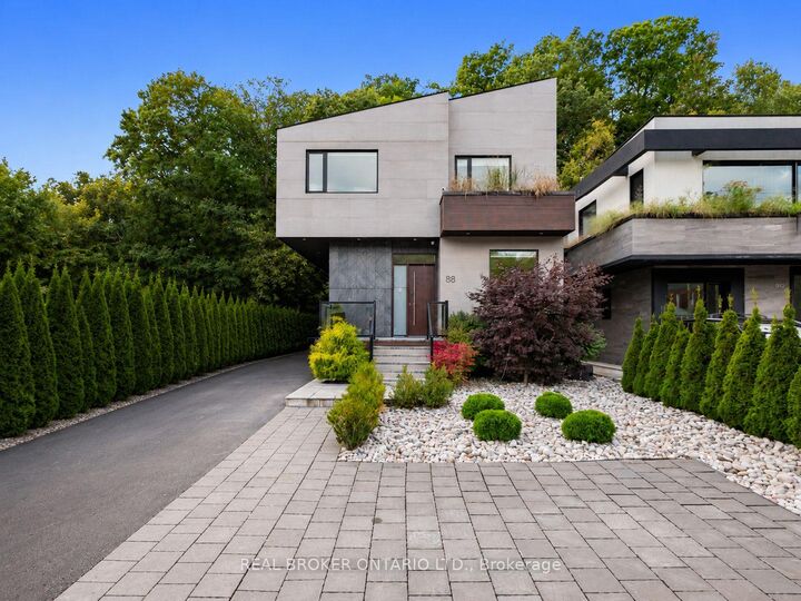 Property Photo: 88 South Kingsway Way ON M6S 3T3