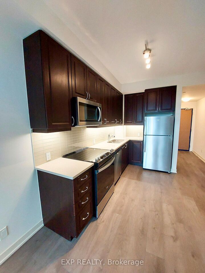 Property Photo:  4955 Yonge Street 1001  ON M2N 0L8 