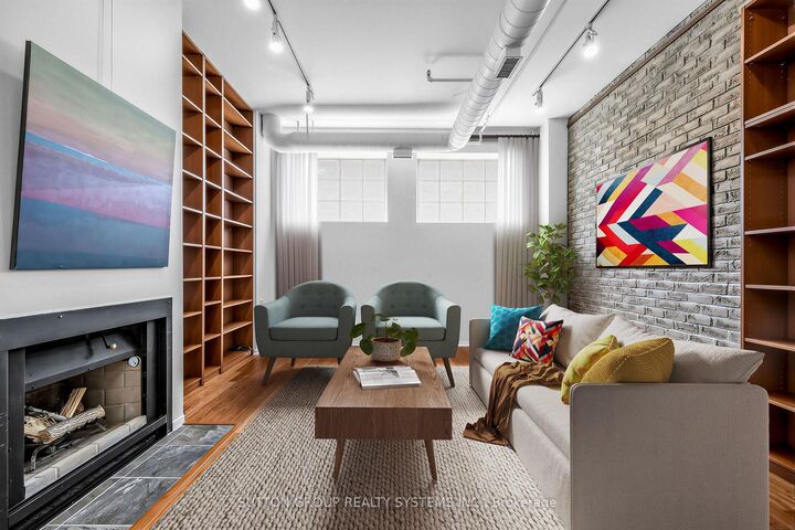 Property Photo: 6 Bartlett Avenue W 5 ON M6H 3E7