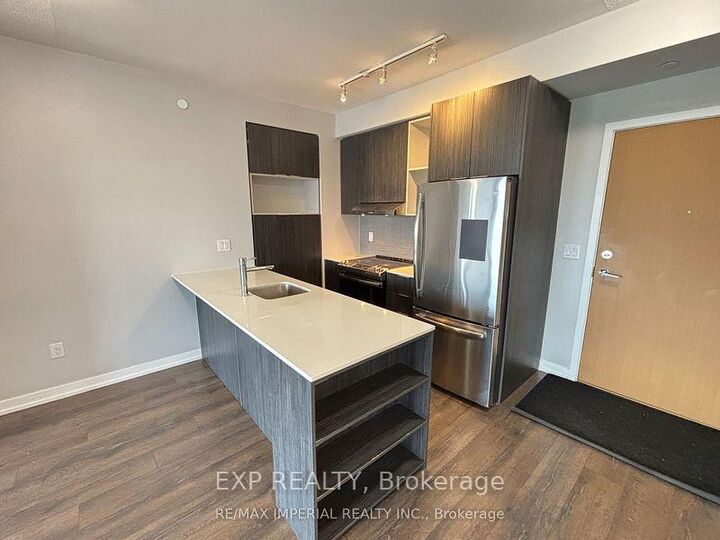 Property Photo:  2520 Eglinton Avenue W 1212  ON L5M 0Y4 
