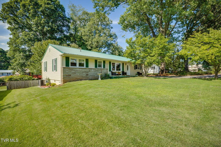 Property Photo:  413 Holly Street  TN 37645 