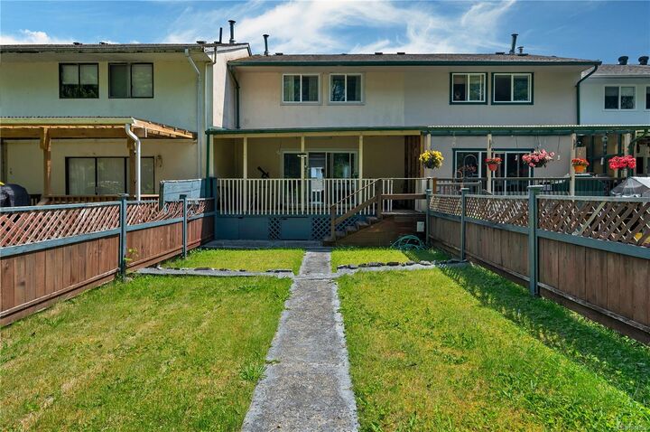 7312 Pine Dr — photo 1