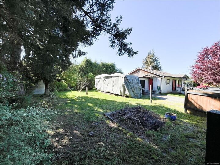 Property Photo: 1193 Dignan Rd BC V8M 1H4