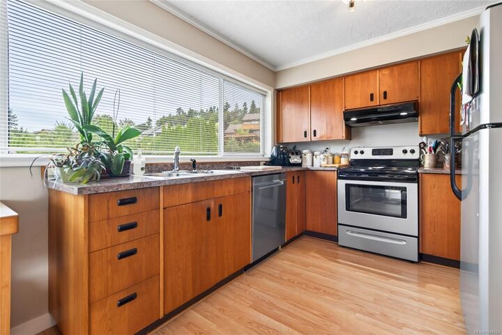 Property Photo: 356 Rees Rd BC V9N 6B9