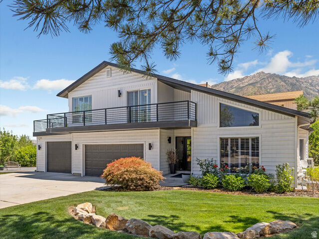 Property Photo:  6807 S Pine Rock Cir E  UT 84121 