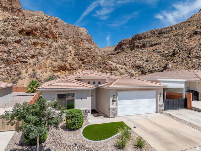 Property Photo: 2497 S 630 W UT 84737