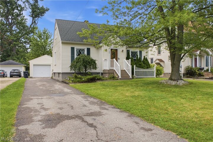 Property Photo: 187 Trumbull Avenue SE OH 44483