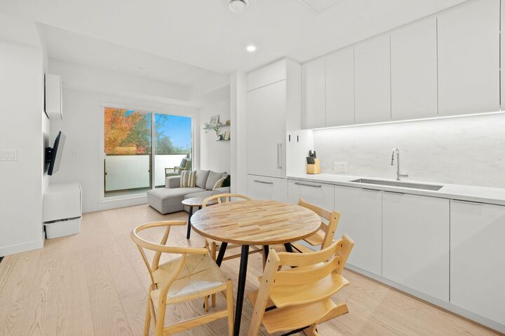 Property Photo: 650 E 2nd Street 107 BC V7L 1E3