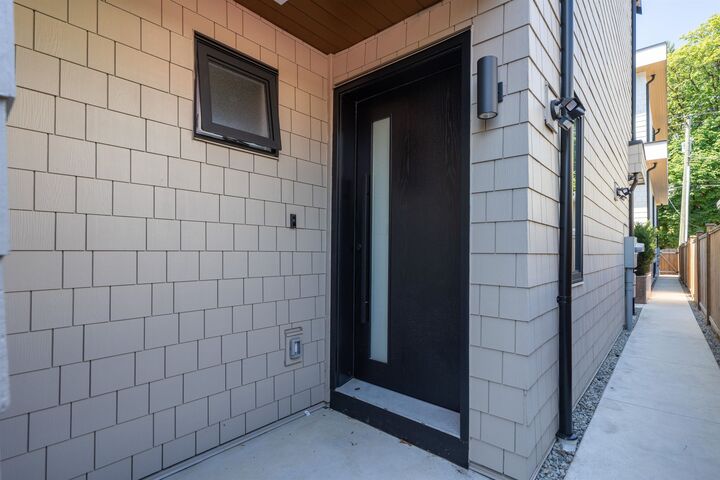 Property Photo: 5963 Granville Street 2 BC V6M 3C9