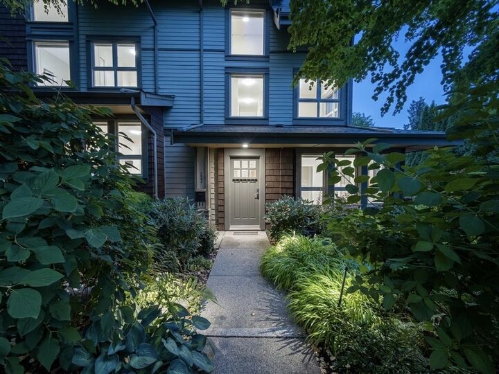 Property Photo: 2982 Chesterfield Avenue BC V7N 3M6