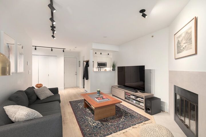 Property Photo: 2272 Dundas Street 203 BC V5L 1J8