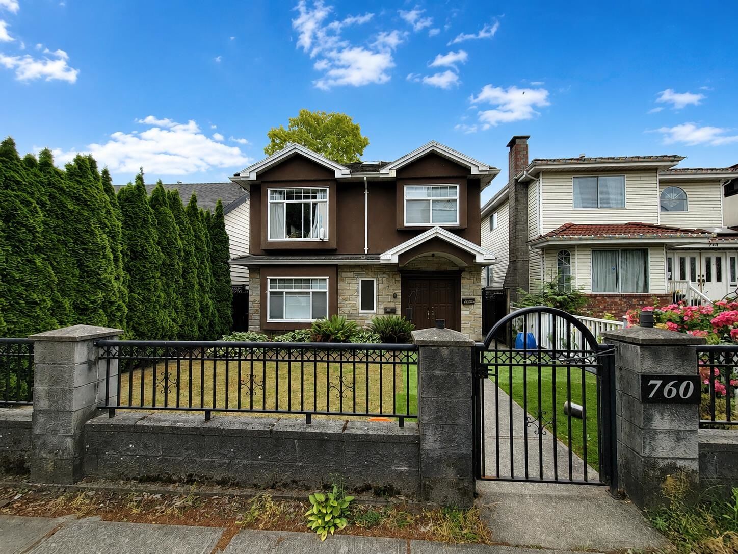 Property Photo: 760 E 49th Avenue BC V5W 2H4