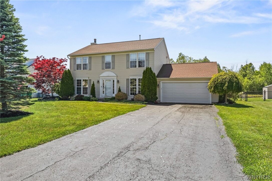 Property Photo:  6840 Kimberly Drive  NY 14094 