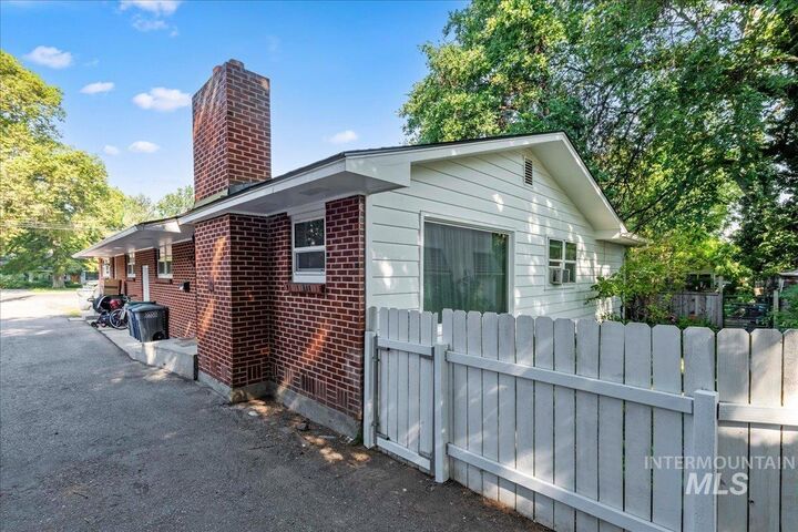 Property Photo:  1206 S Owyhee St.  ID 83705 