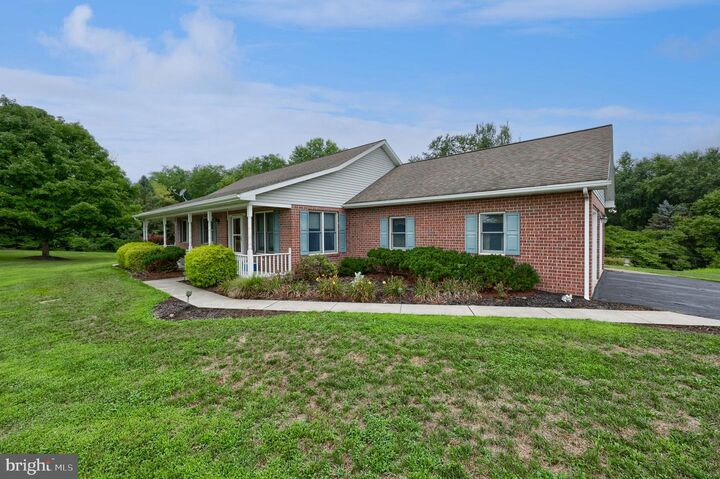 Property Photo:  581 Stehman Church Road  PA 17551 