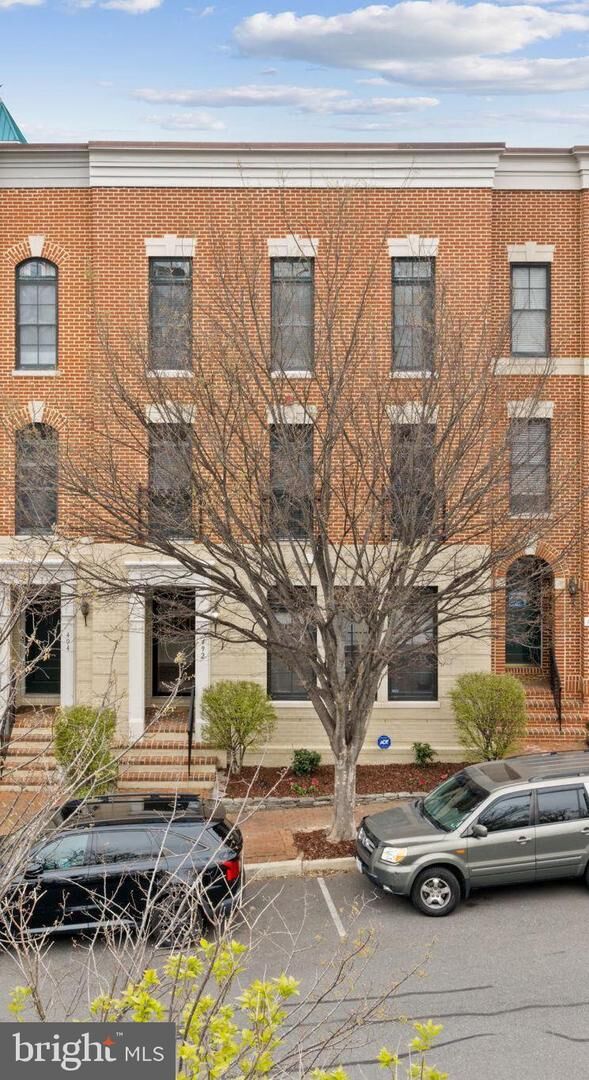 Property Photo: 492 Harbor Side Street VA 22191