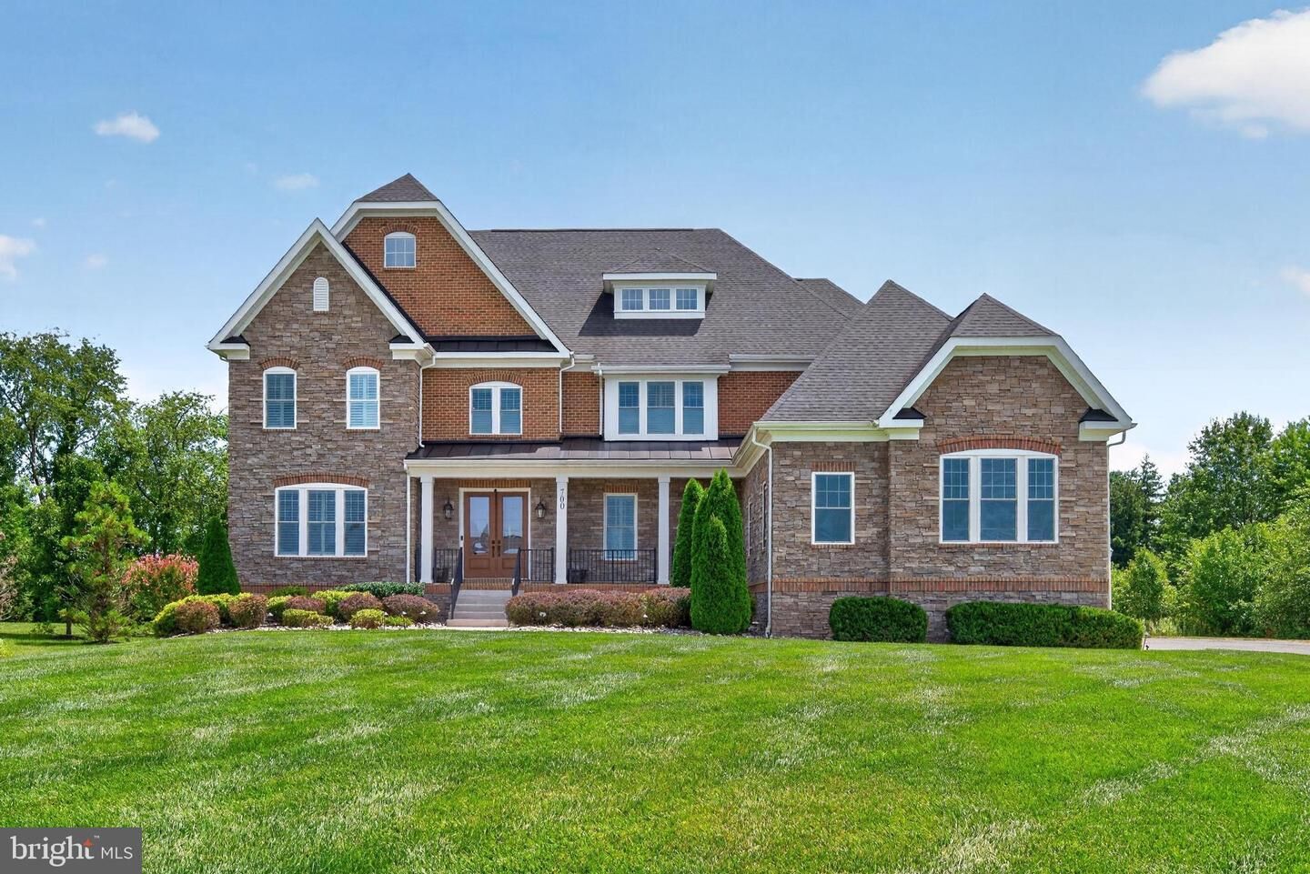 Property Photo: 700 Walton Court NJ 08057