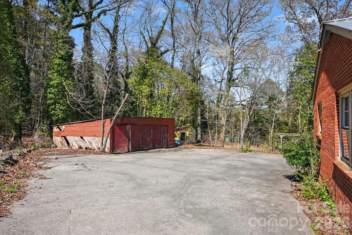 Property Photo:  105 Shelton Circle  NC 28170 