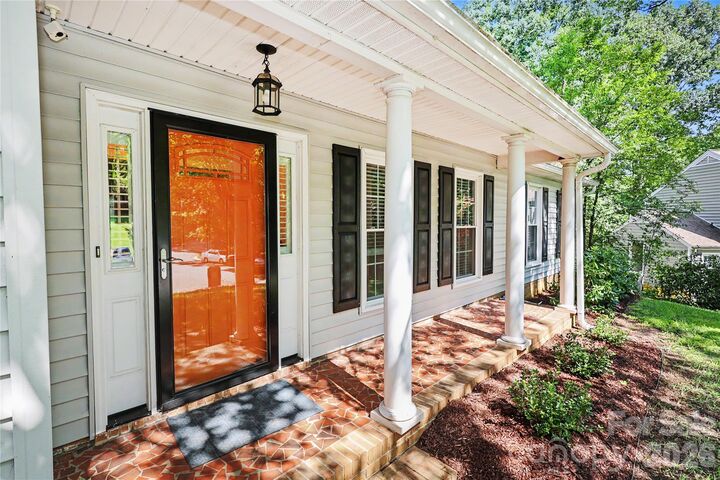 Property Photo: 2701 Creekbed Lane NC 28210