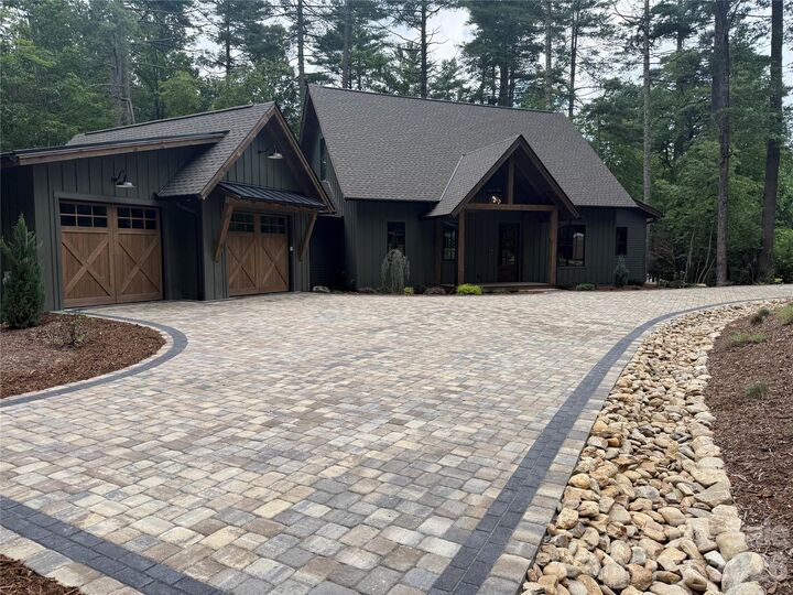 Property Photo:  465 Mountain Brook Trail  NC 28712 