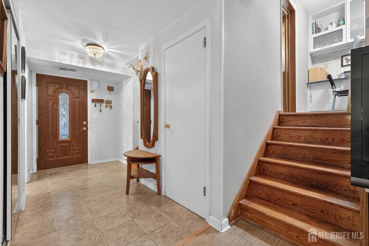 Property Photo:  8 Growney Street  NJ 08817 