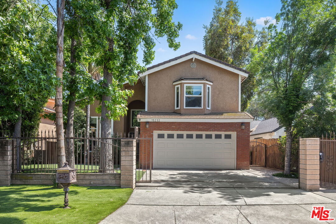 Property Photo:  15232 Hartsook St  CA 91403 
