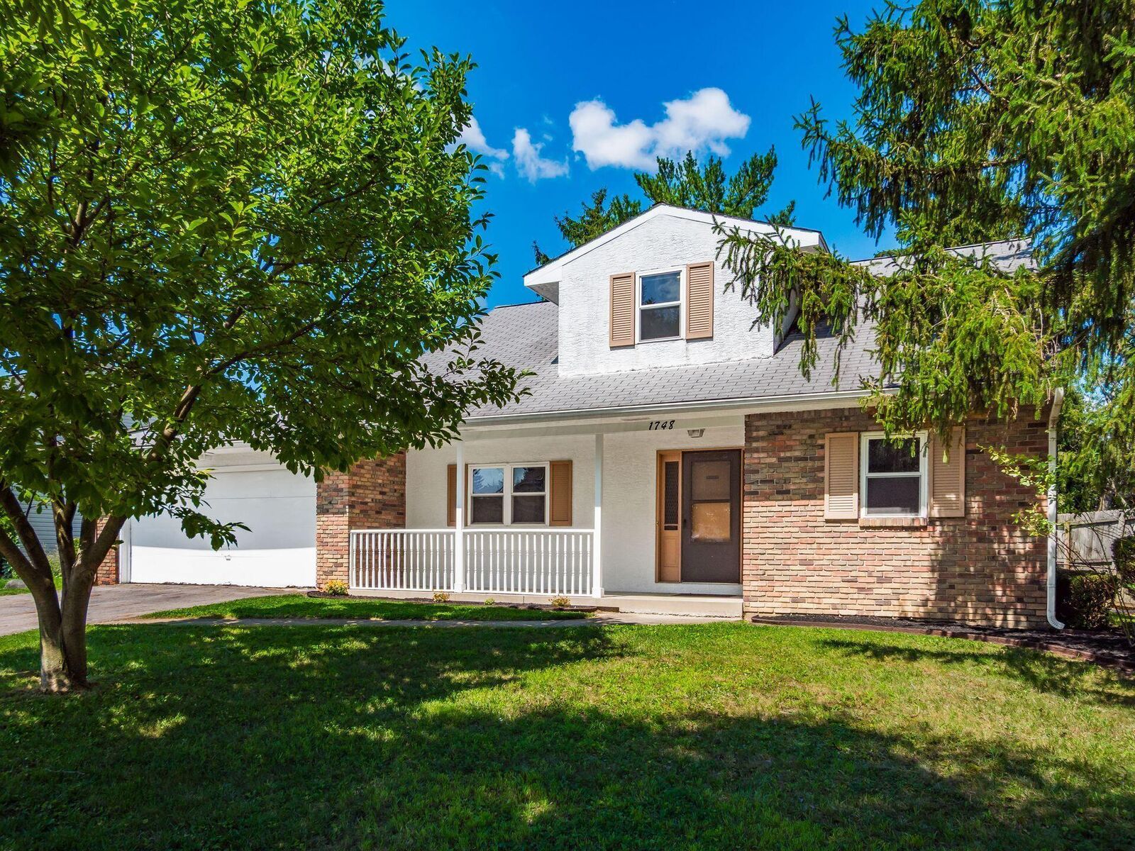 Property Photo: 1748 Alpine Drive OH 43229