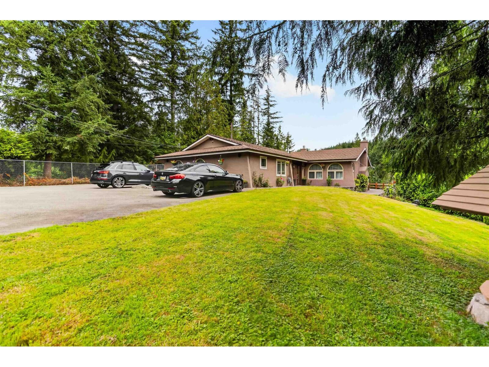 Property Photo: 31663 Townshipline Avenue BC V4S 1G3