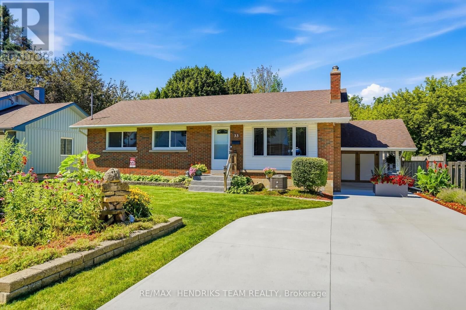 Property Photo:  33 Nickerson Avenue  ON L2N 3M5 