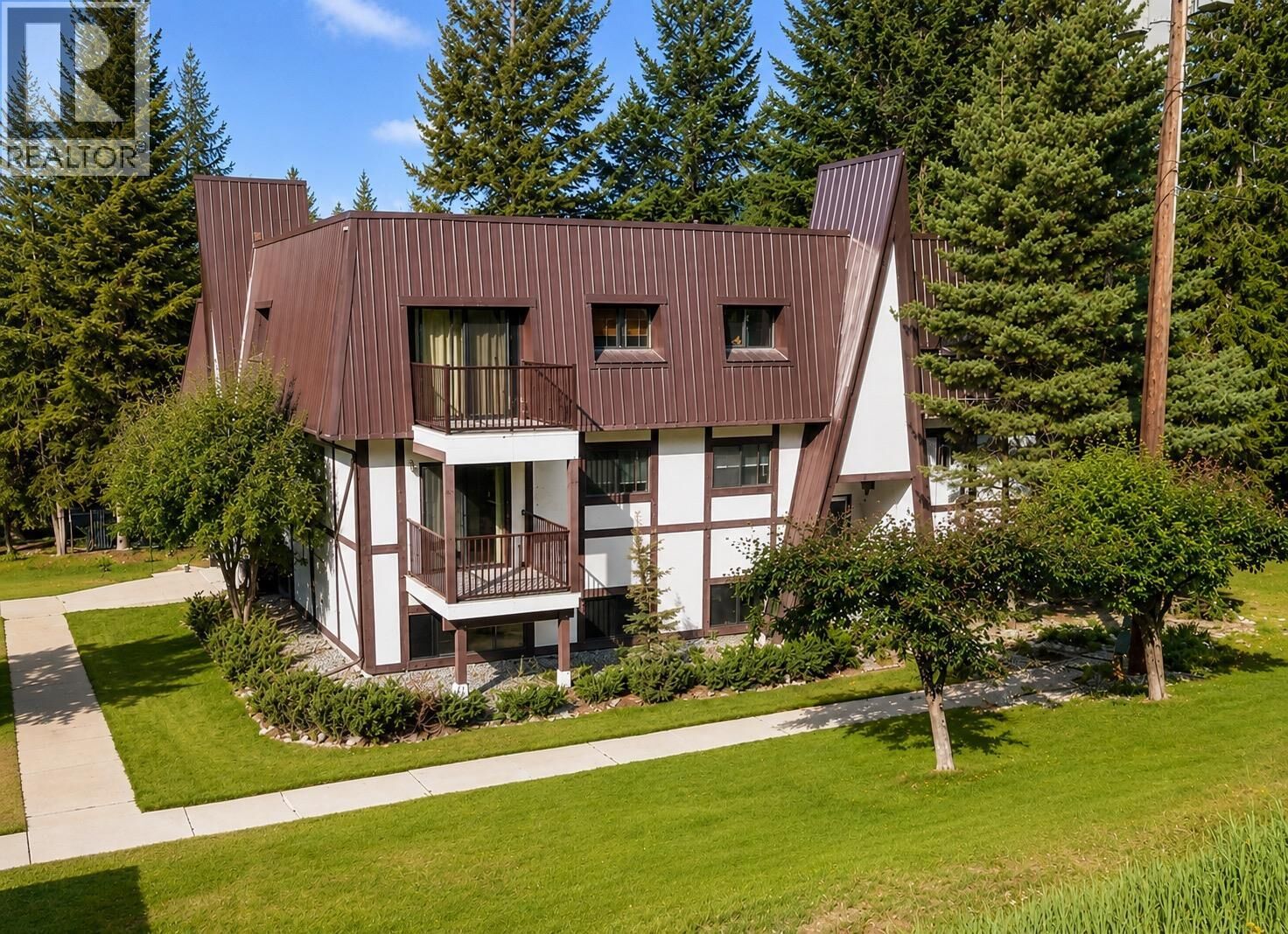 Property Photo:  610 Knighton Road 8  BC V1A 1E2 