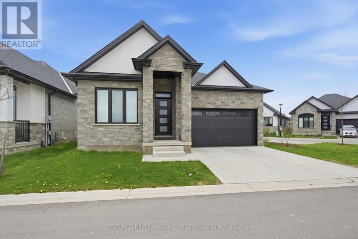 Property Photo: 6990 Clayton Walk 11 ON N6P 0J2