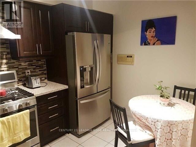 Property Photo: 2080 Leanne Boulevard 84 ON L5K 2S6