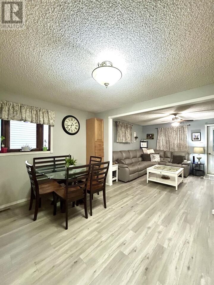 Property Photo: 554 Elm Avenue ON P9A 3J4