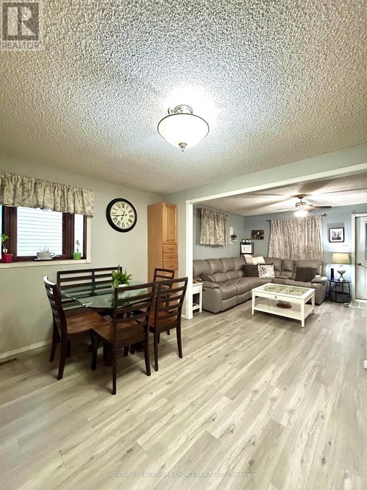 Property Photo: 554 Elm Avenue ON P9A 3J4