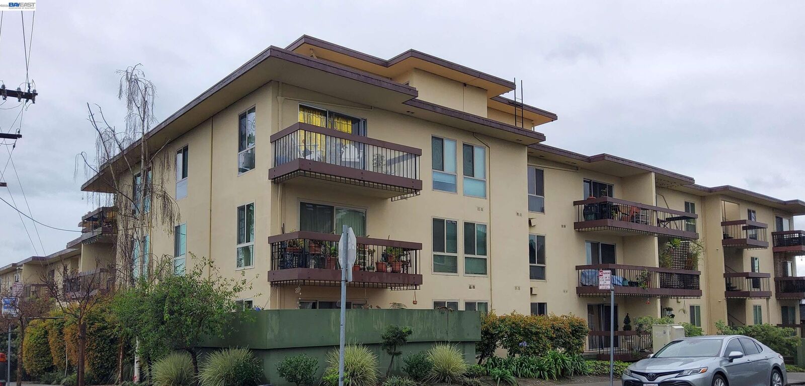 Property Photo: 555 Jean St 528 CA 94610