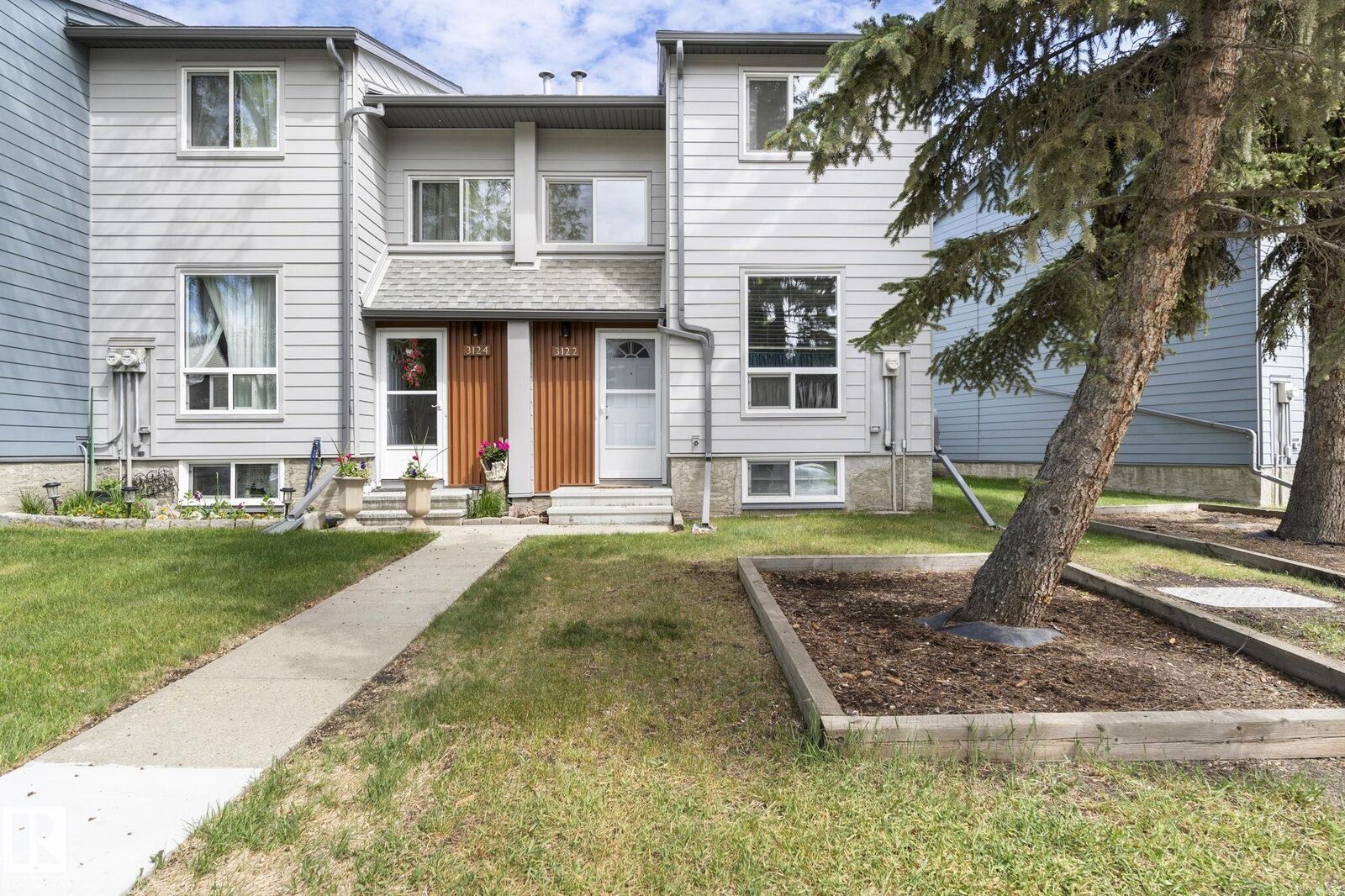 Property Photo:  3122 142 Avenue NW  AB T5Y 1H2 