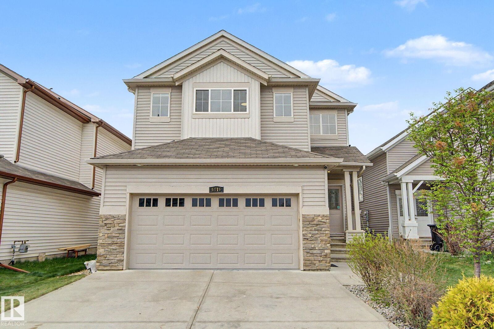 Property Photo: 6016 10 Avenue SW AB T6X 0M3