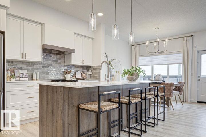 Property Photo: 4570 Chegwin Wynd SW AB T6W 5X3