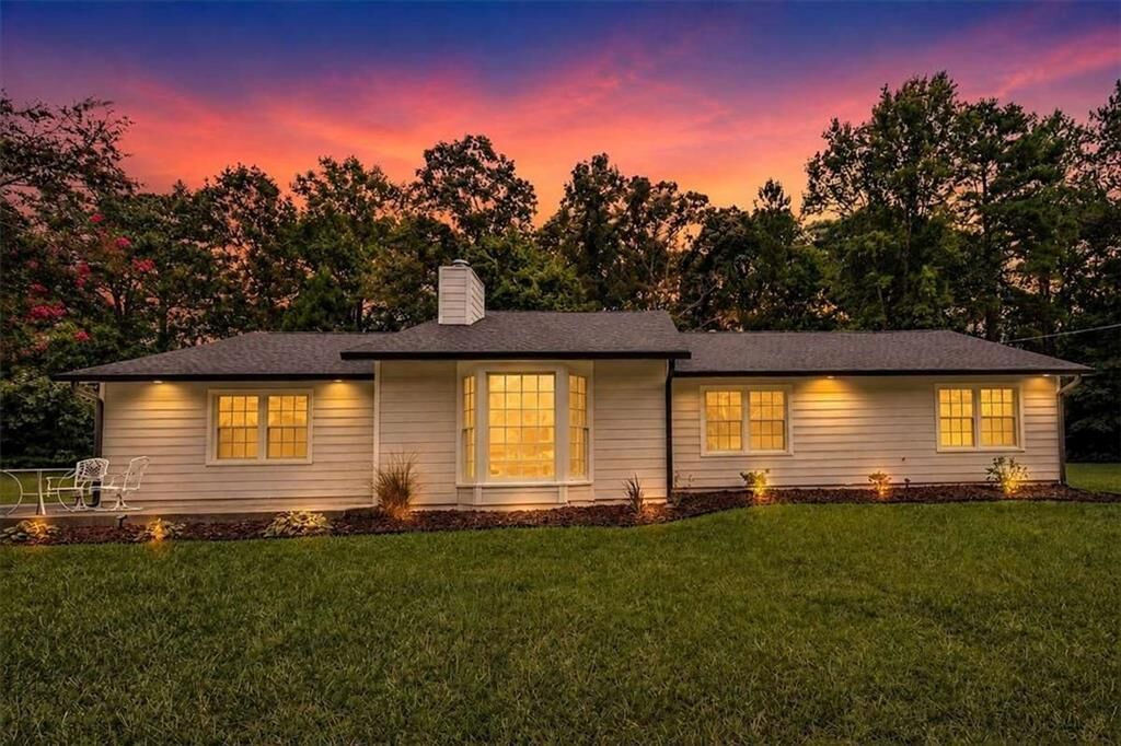 Property Photo:  120 Creekwood Lane  GA 30214 