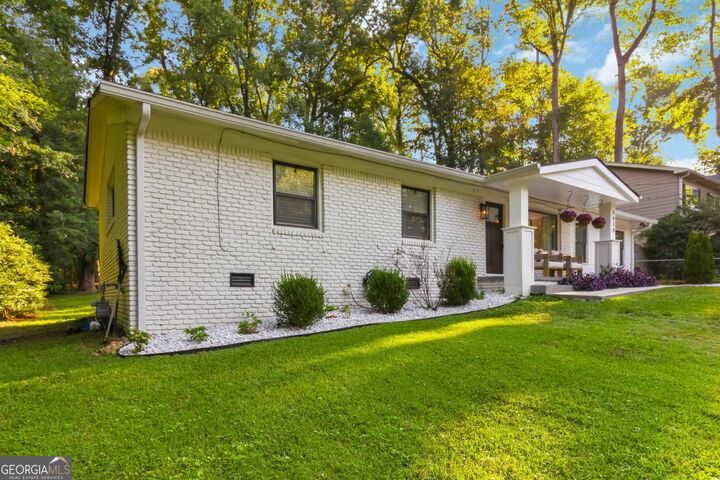 Property Photo: 3638 Sheffield Place GA 30084