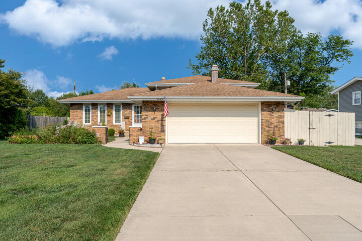 Property Photo:  9609 Northcote Avenue  IN 46321 