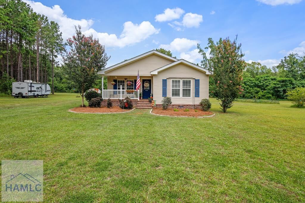 Property Photo: 1327 R L Roberts Road GA 31321