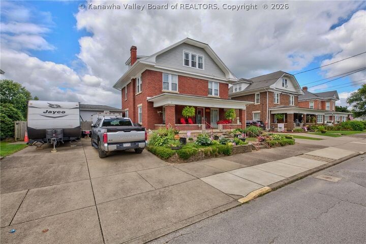 Property Photo:  208 Race Street  WV 26164 