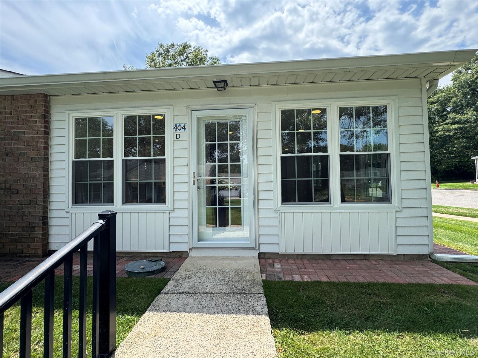Property Photo:  404 Woodbridge Drive D  NY 11961 