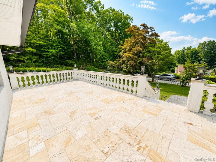 Property Photo:  4 Hickory Drive  NY 10541 
